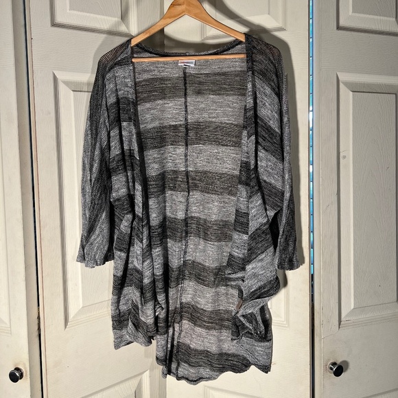 LulaRoe Black and Gray Striped Cardigan Size Large - Picture 1 of 2
